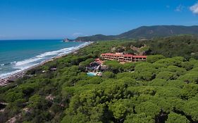 Roccamare Resort - Ville E Appartamenti